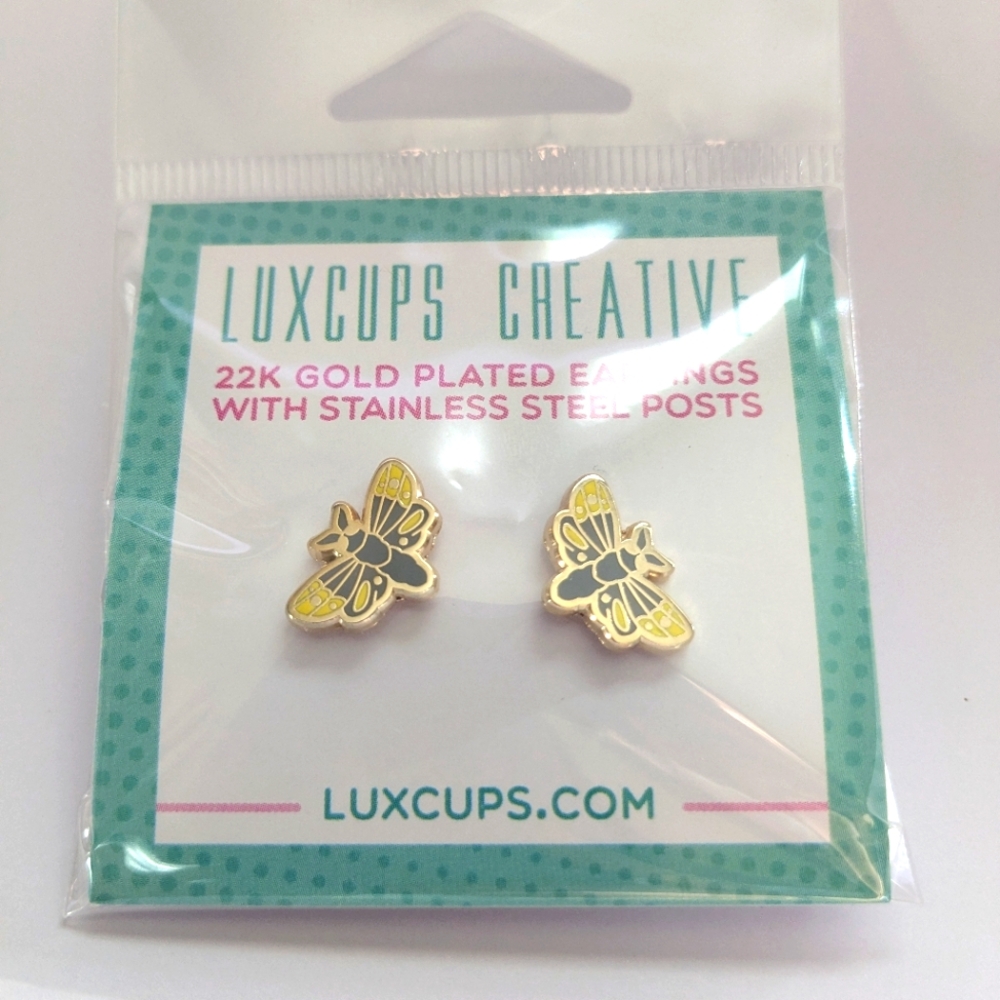 New Luxcups Creative Moth Earrings